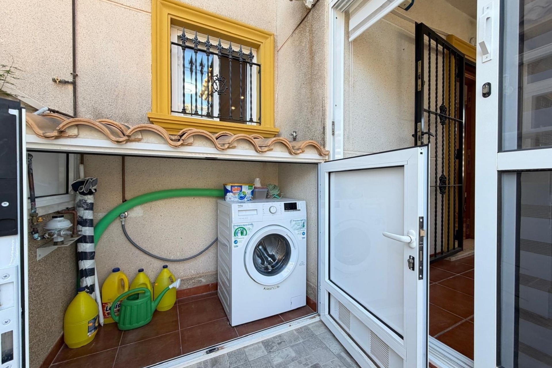 Herverkoop - Rijhuis -
Orihuela Costa - Las Filipinas