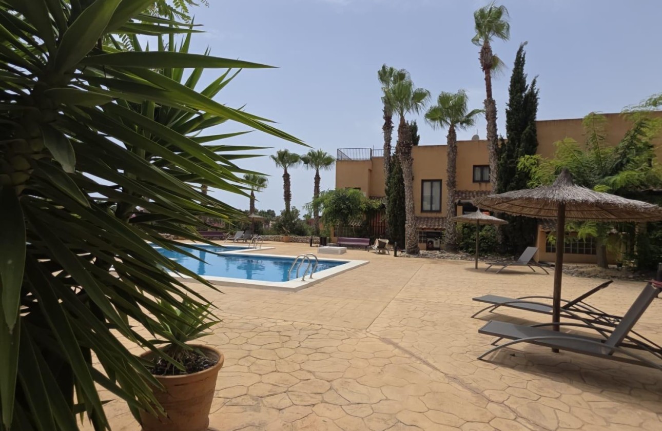 Herverkoop - Rijhuis -
Orihuela Costa - Las Filipinas