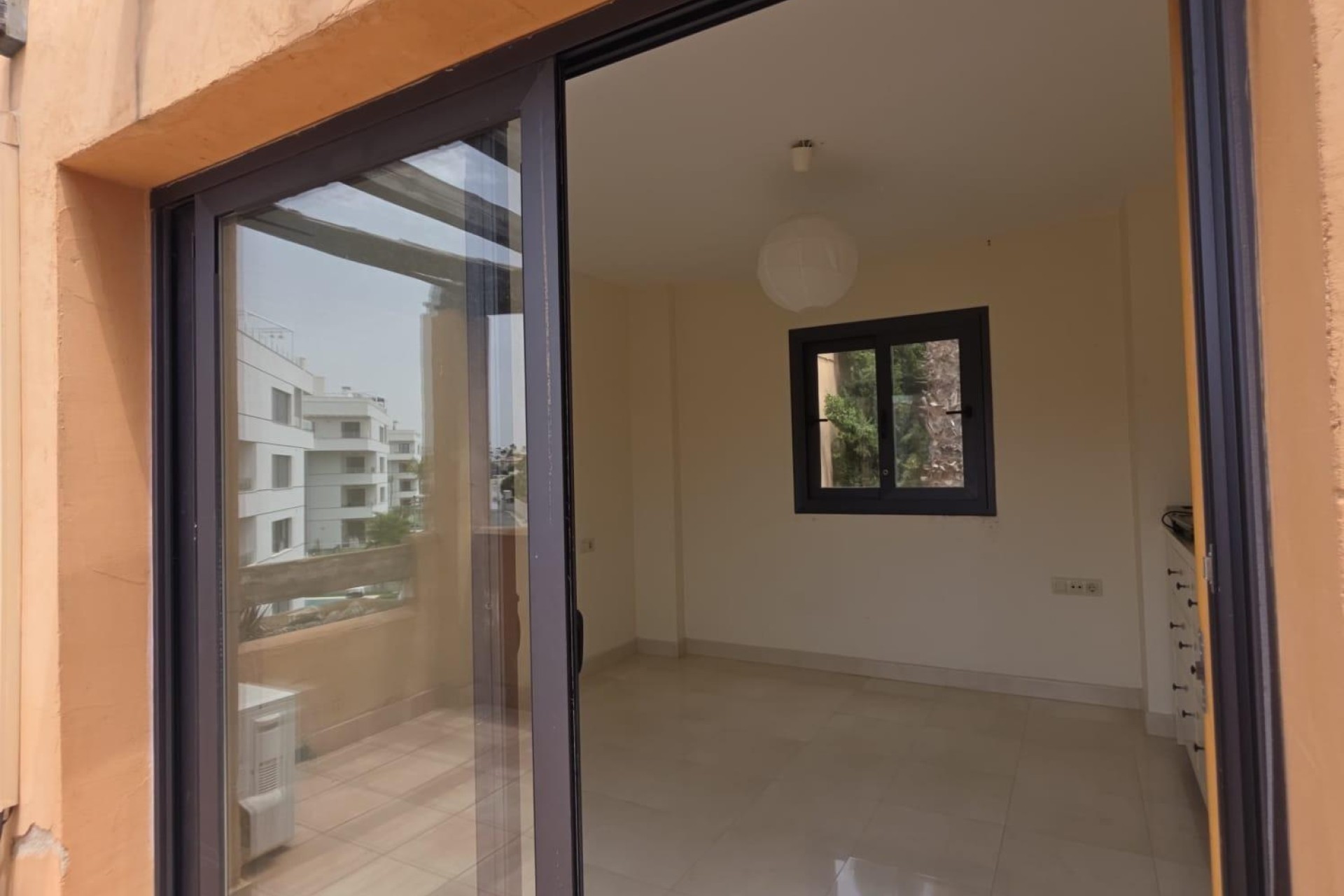 Herverkoop - Rijhuis -
Orihuela Costa - Las Filipinas