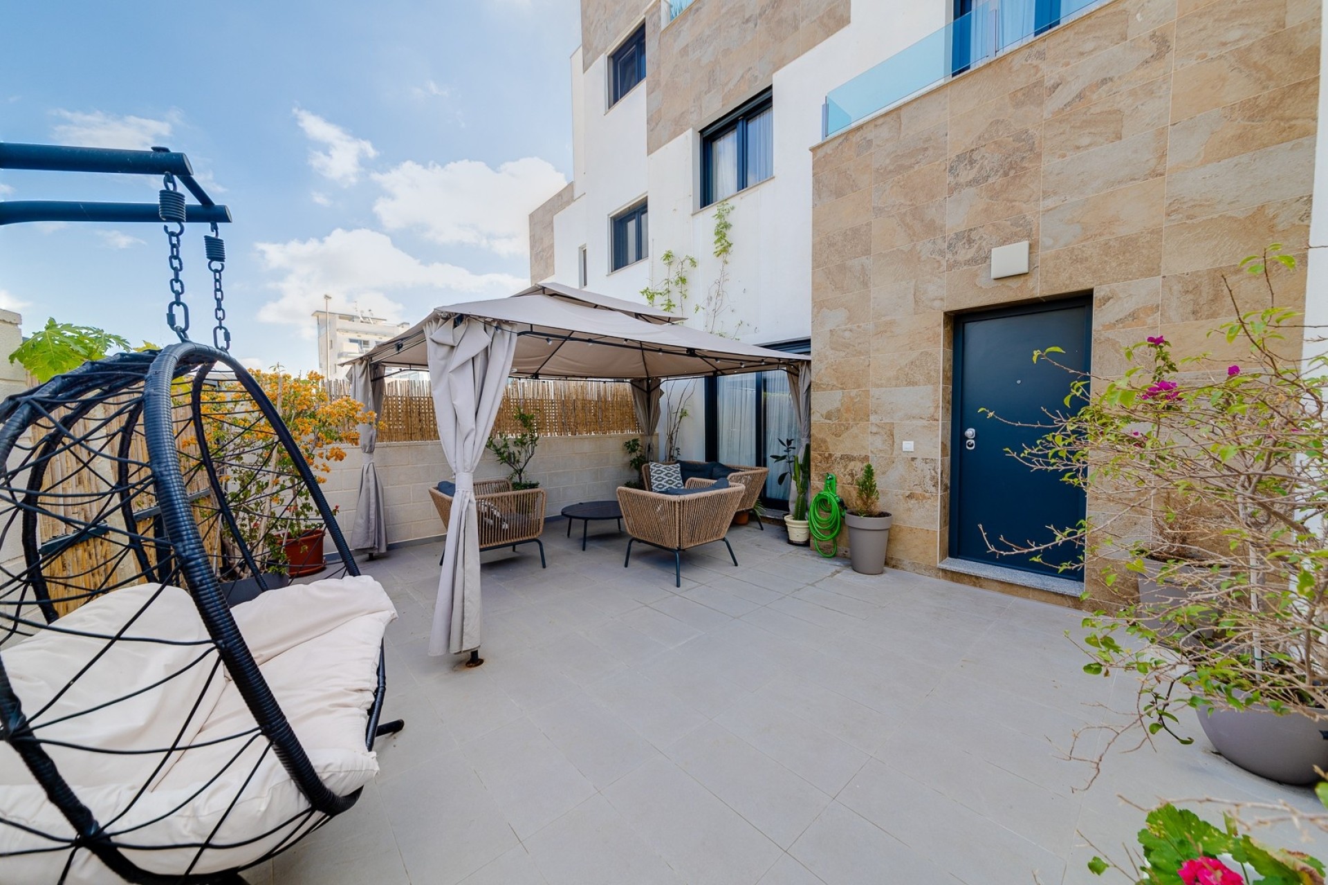 Herverkoop - Rijhuis -
Orihuela Costa - Las Filipinas