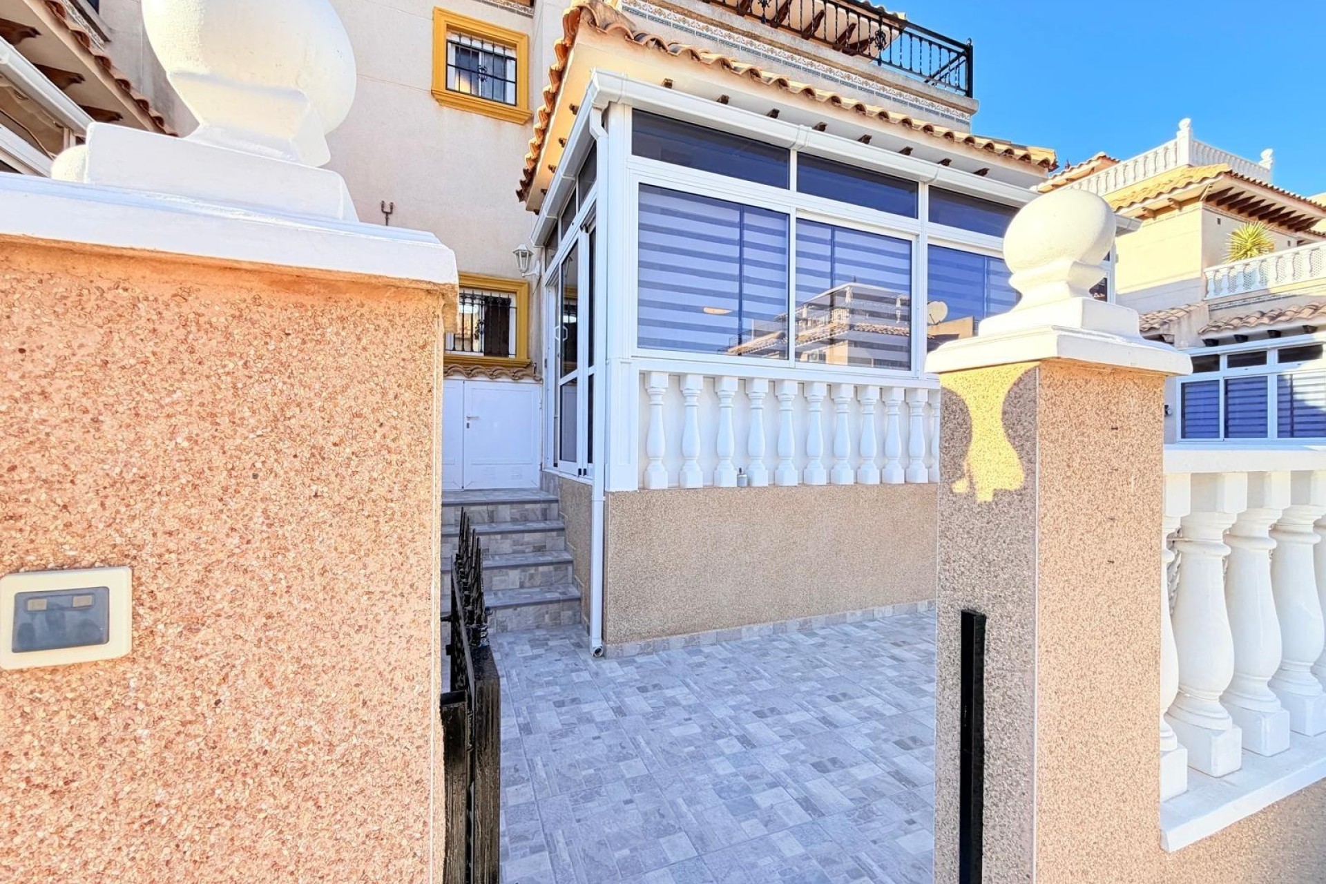 Herverkoop - Rijhuis -
Orihuela Costa - Las Filipinas