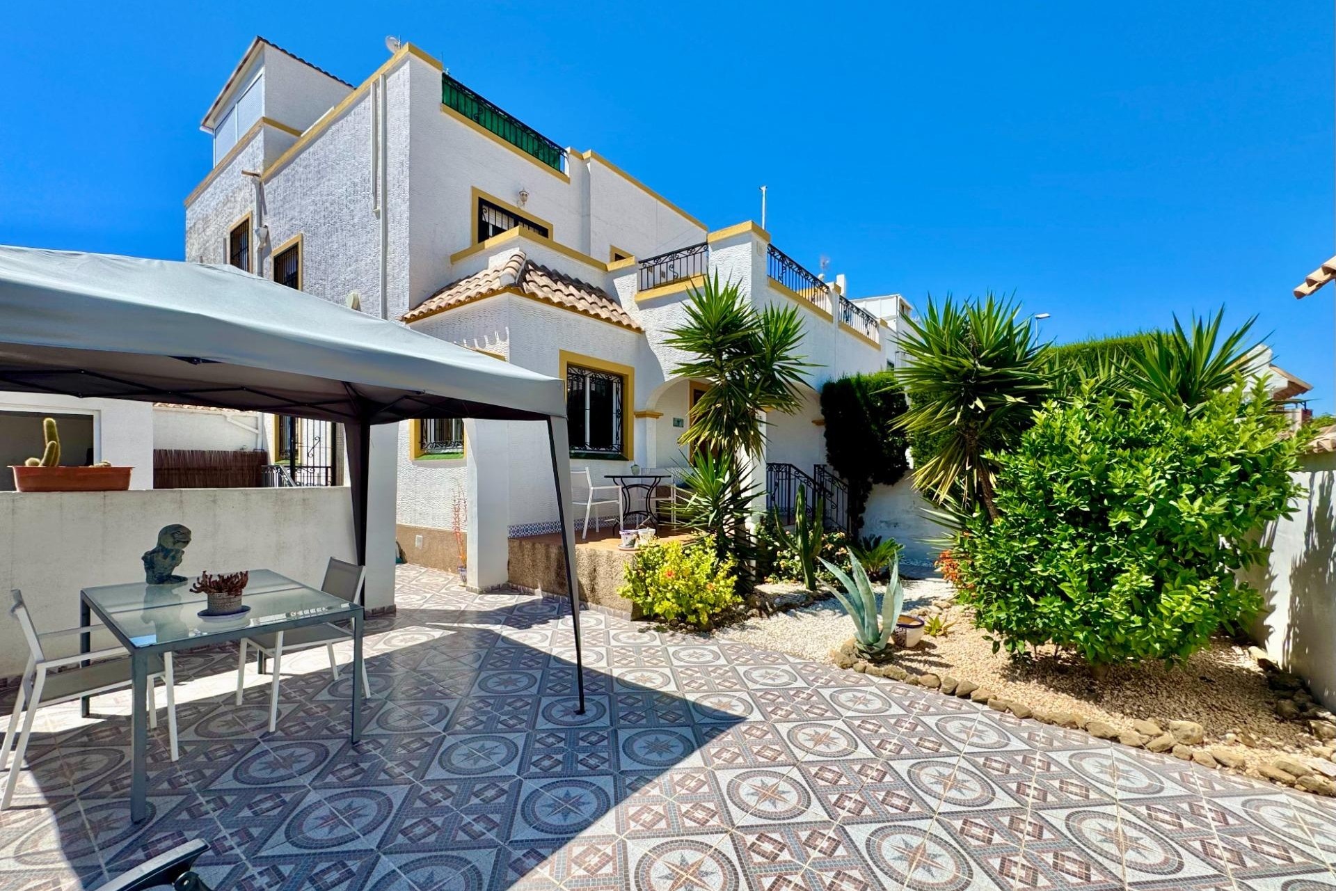 Herverkoop - Rijhuis -
Orihuela Costa - Los Altos
