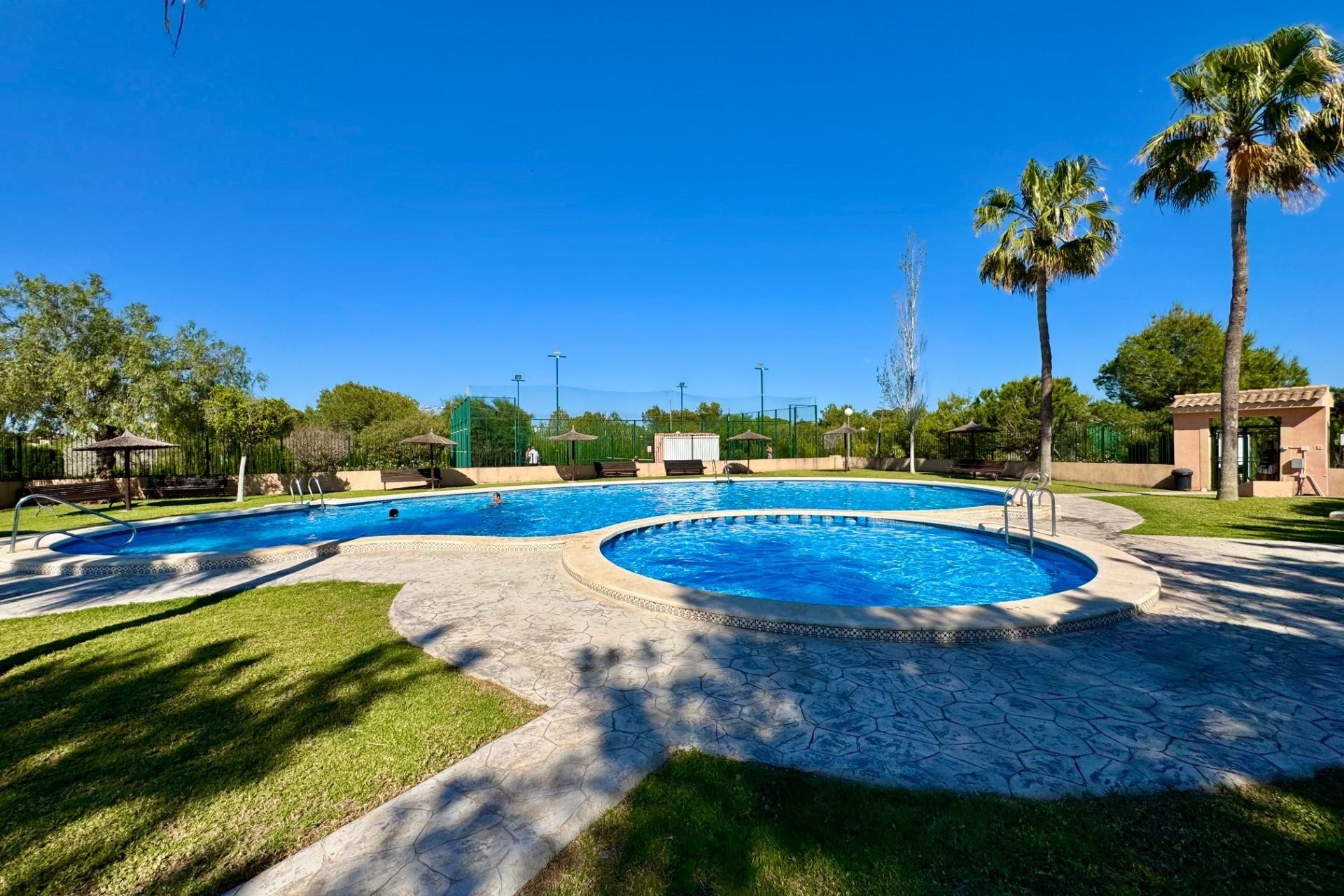 Herverkoop - Rijhuis -
Orihuela Costa - Los Altos