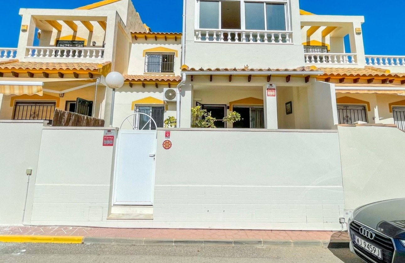 Herverkoop - Rijhuis -
Orihuela Costa - Los Altos *