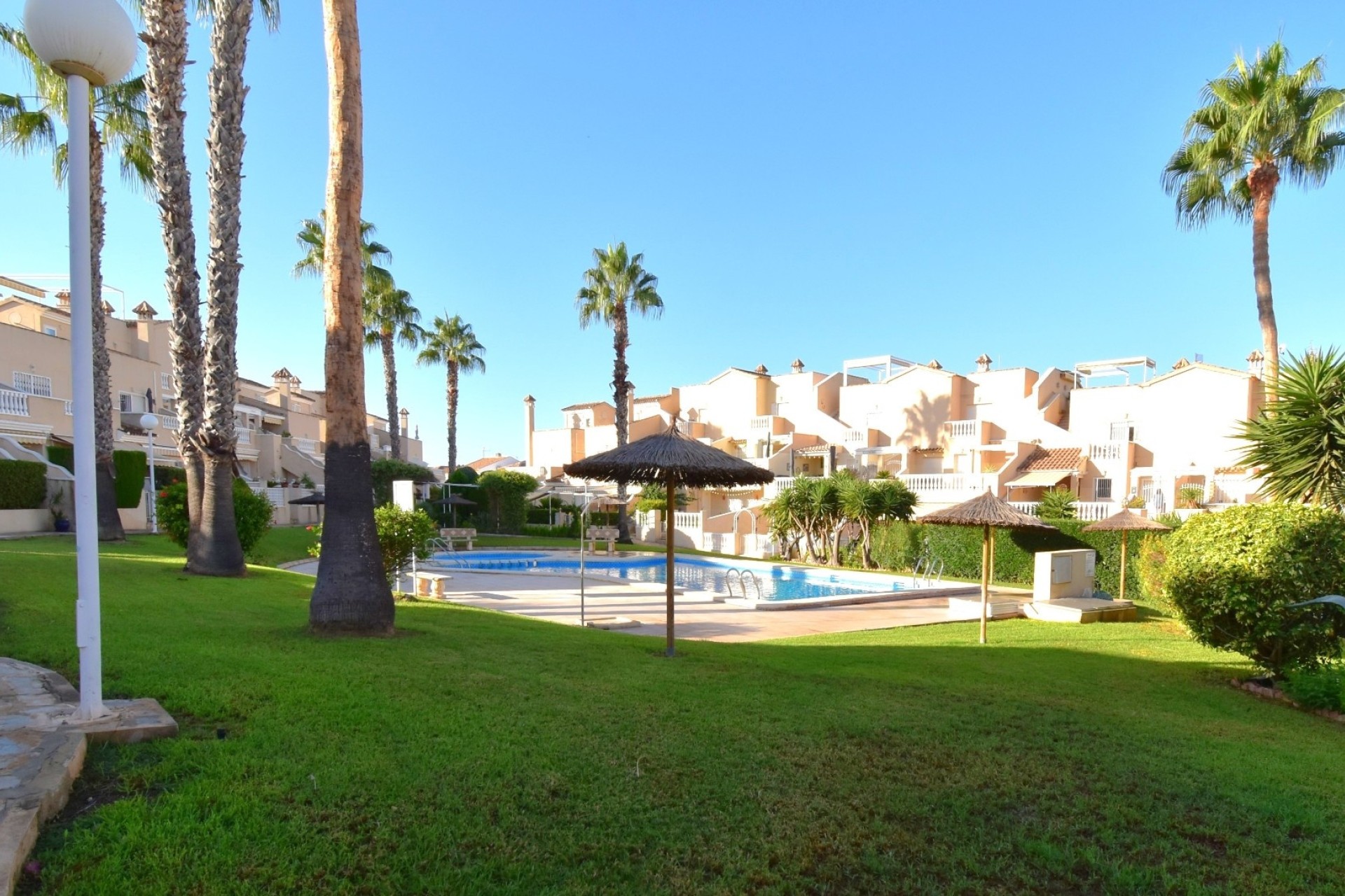 Herverkoop - Rijhuis -
Orihuela Costa - Los Altos