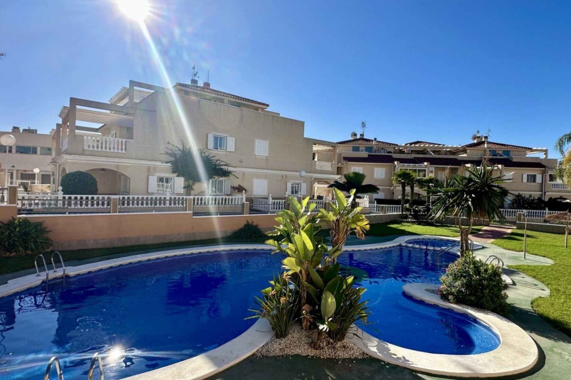 Herverkoop - Rijhuis -
Orihuela Costa - Playa Flamenca
