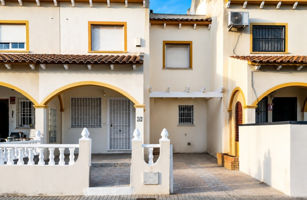 Herverkoop - Rijhuis -
Orihuela Costa - Playa Flamenca