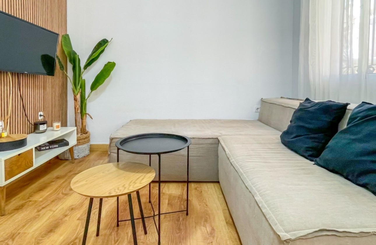 Herverkoop - Rijhuis -
Orihuela Costa - Playa Flamenca