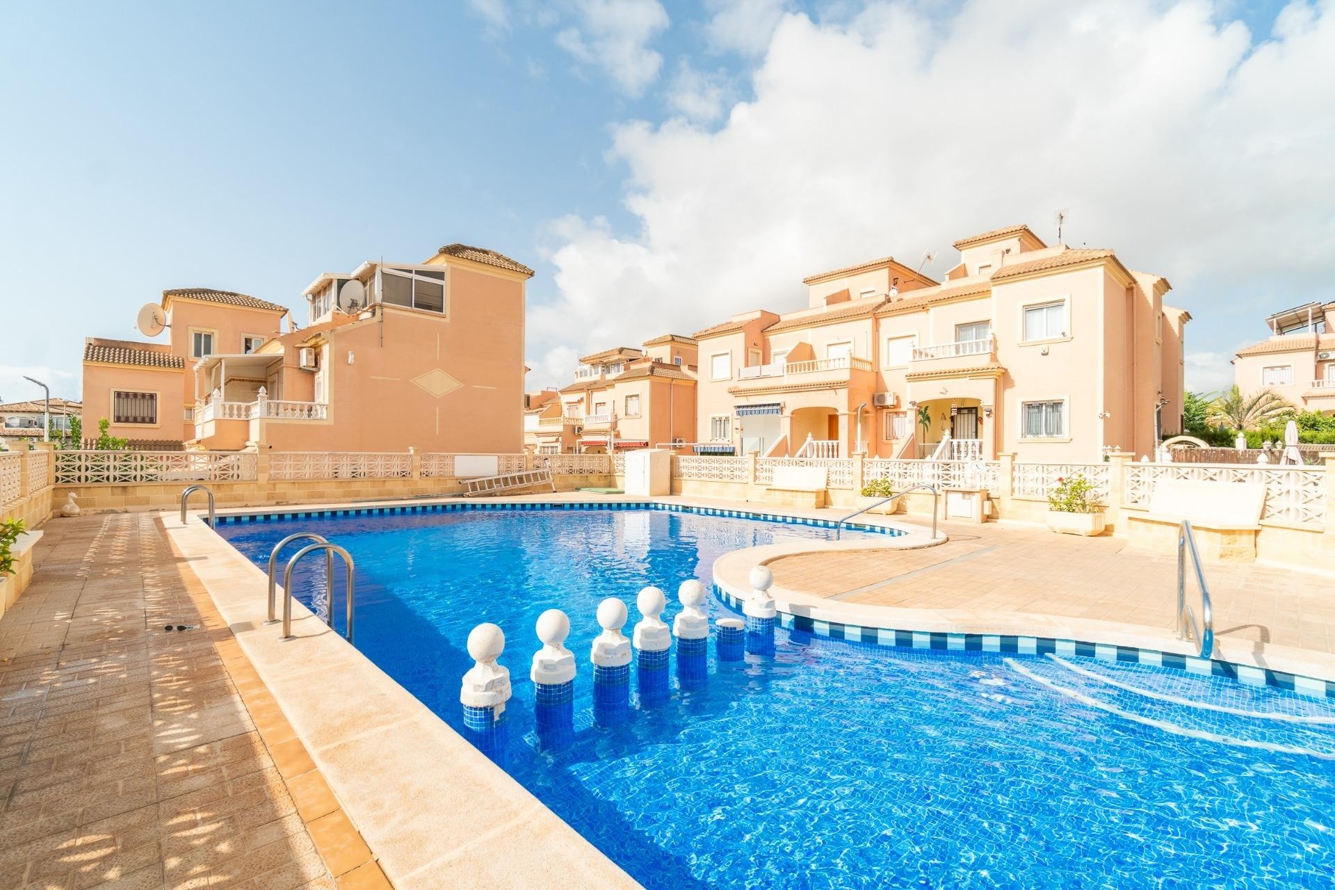 Herverkoop - Rijhuis -
Orihuela Costa - Playa Flamenca