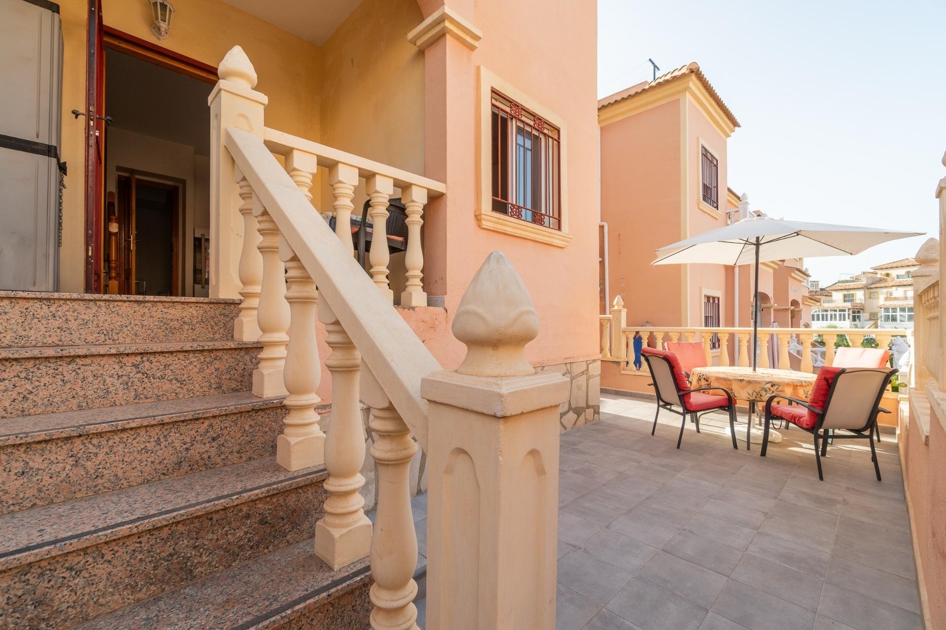 Herverkoop - Rijhuis -
Orihuela Costa - Playa Flamenca