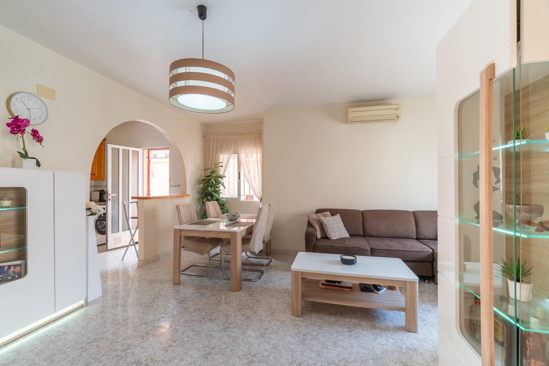 Herverkoop - Rijhuis -
Orihuela Costa - Playa Flamenca