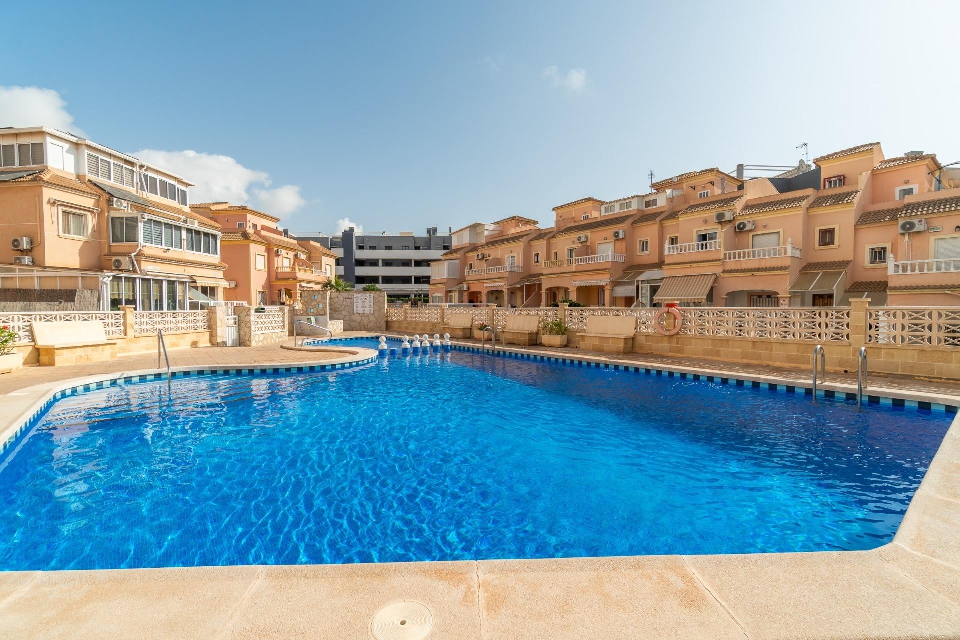 Herverkoop - Rijhuis -
Orihuela Costa - Playa Flamenca