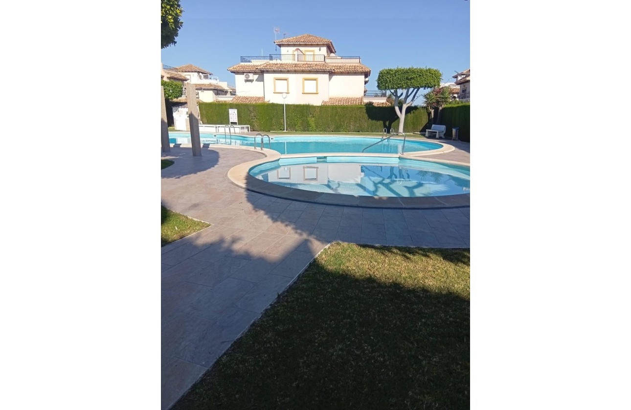 Herverkoop - Rijhuis -
Orihuela Costa - Rocio del Mar