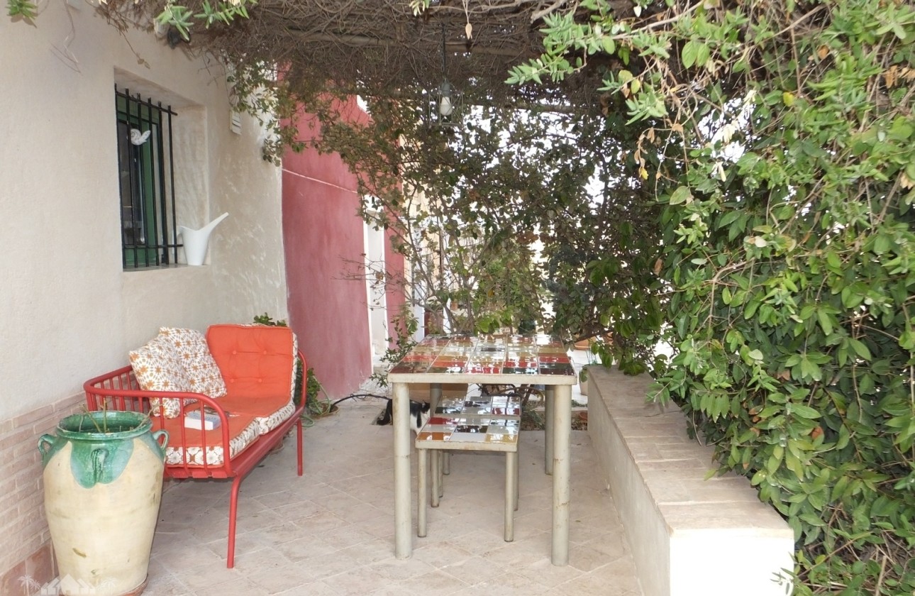 Herverkoop - Rijhuis -
Pinoso - Pinoso Alicante