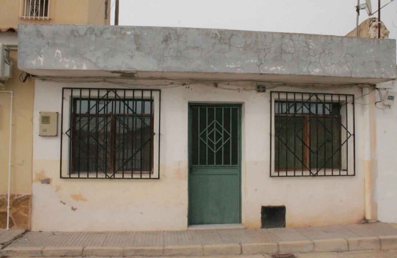 Herverkoop - Rijhuis -
Pinoso - Pinoso Alicante