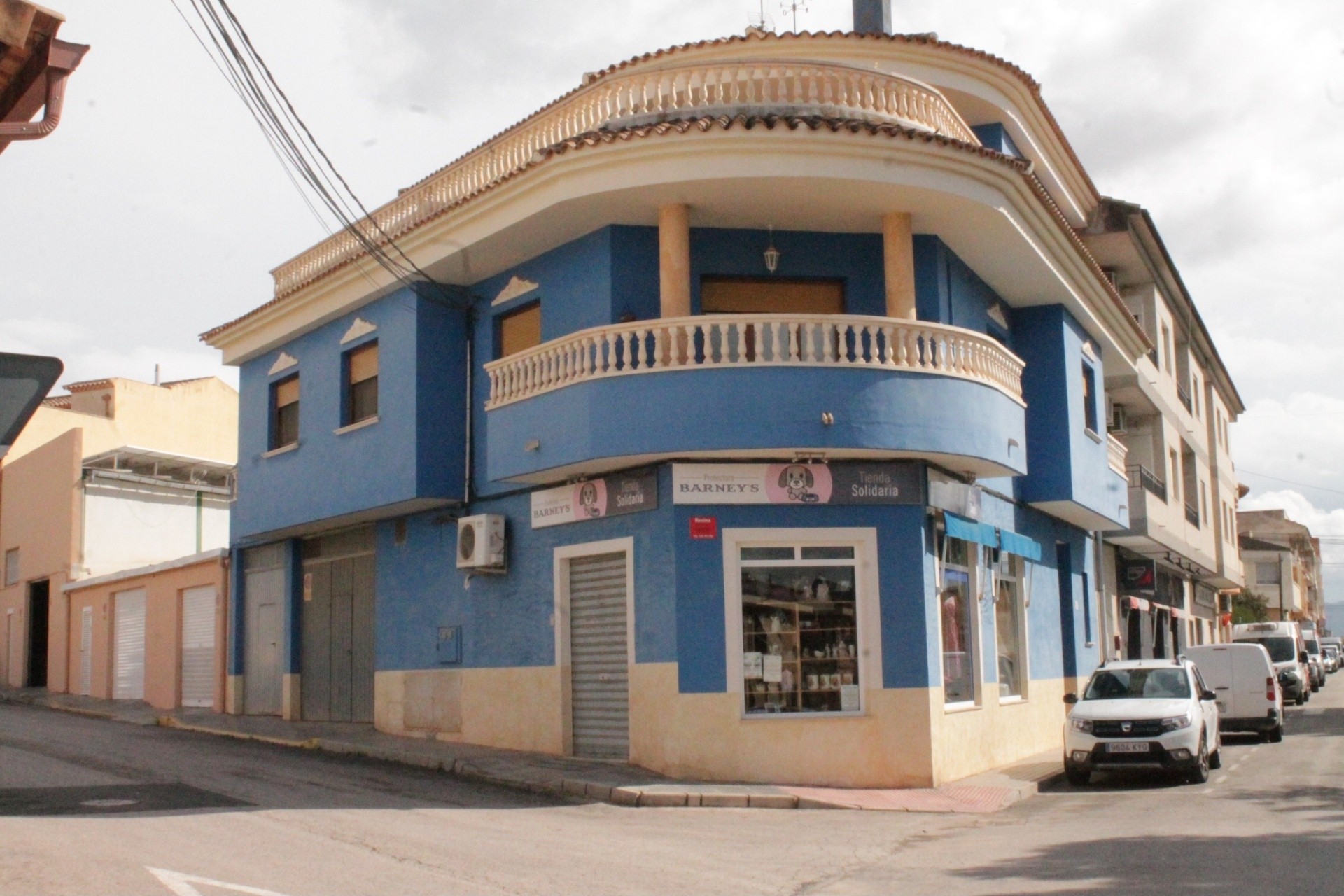Herverkoop - Rijhuis -
Pinoso - Pinoso Alicante