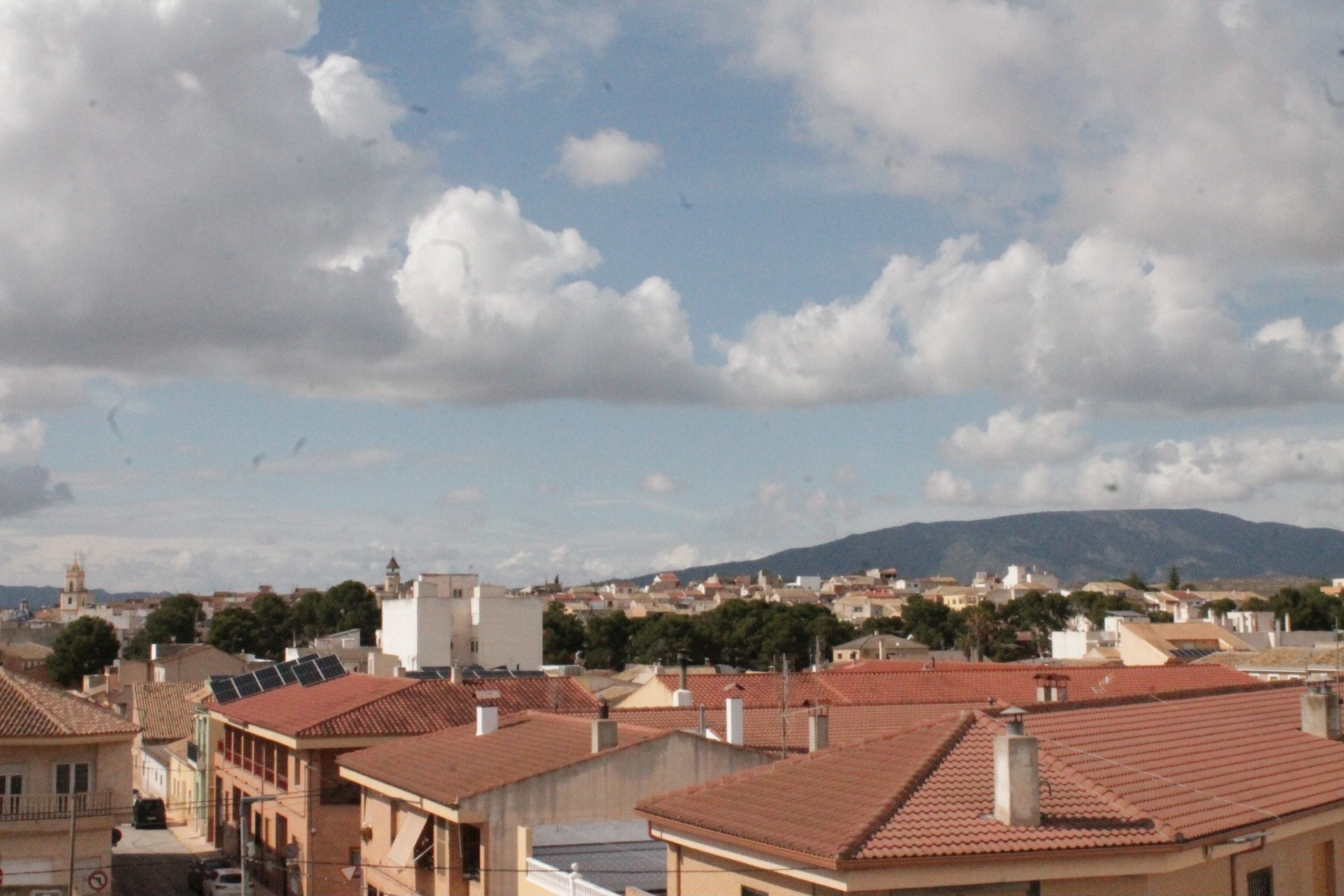 Herverkoop - Rijhuis -
Pinoso - Pinoso Alicante