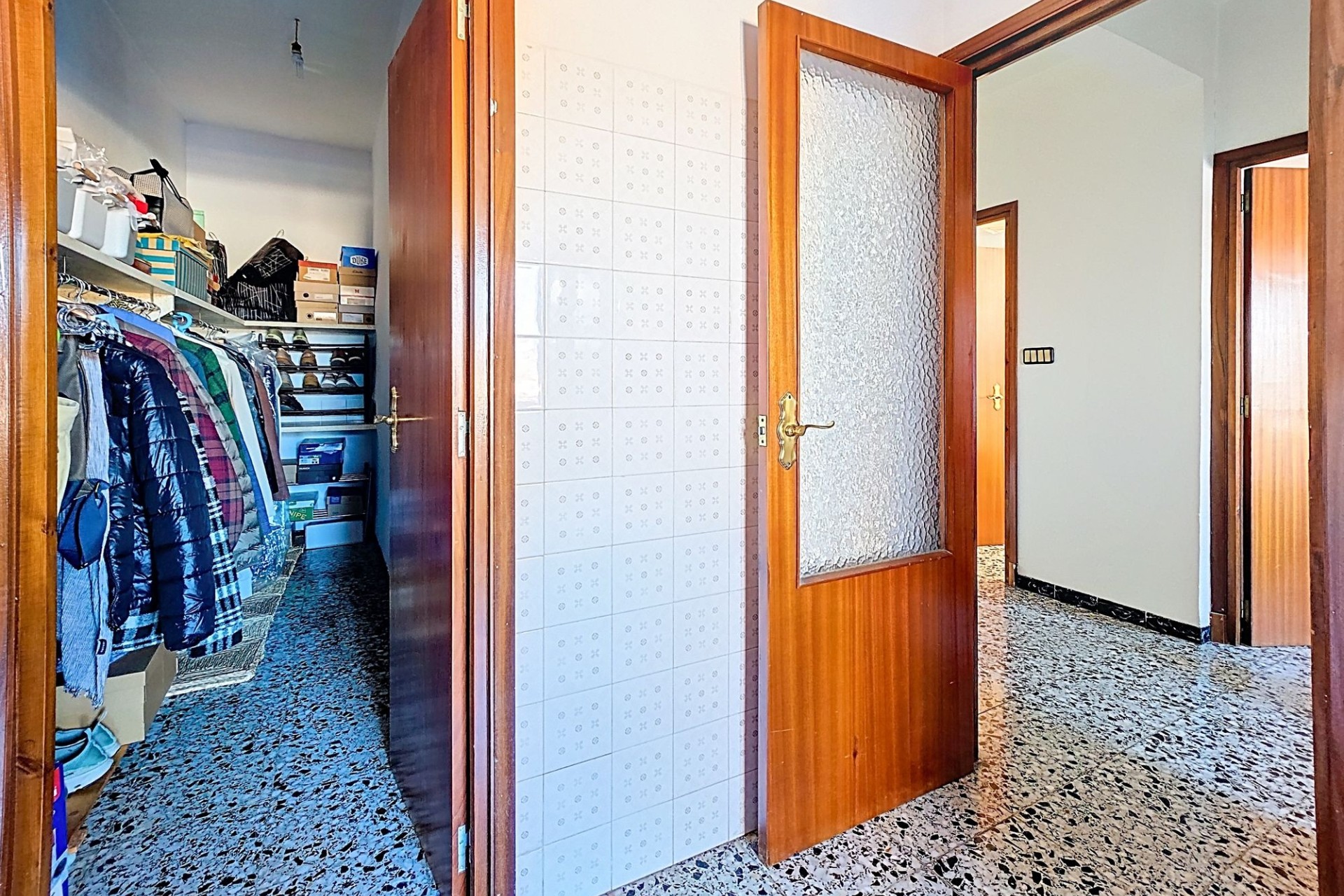 Herverkoop - Rijhuis -
Pinoso