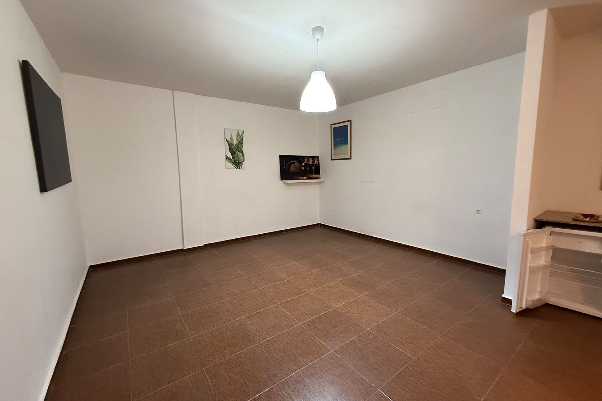 Herverkoop - Rijhuis -
Pinoso