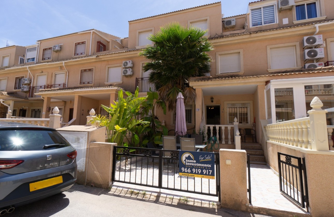 Herverkoop - Rijhuis -
Playa Flamenca