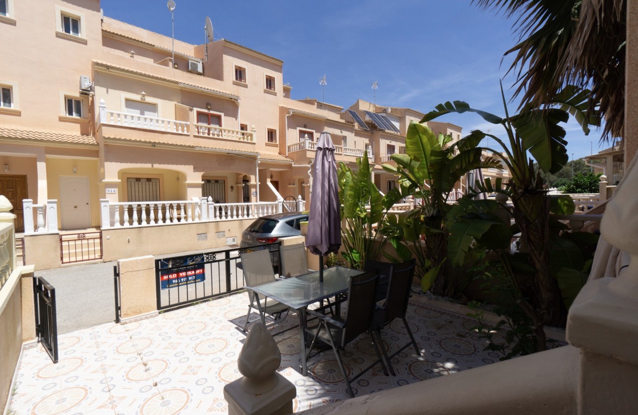 Herverkoop - Rijhuis -
Playa Flamenca