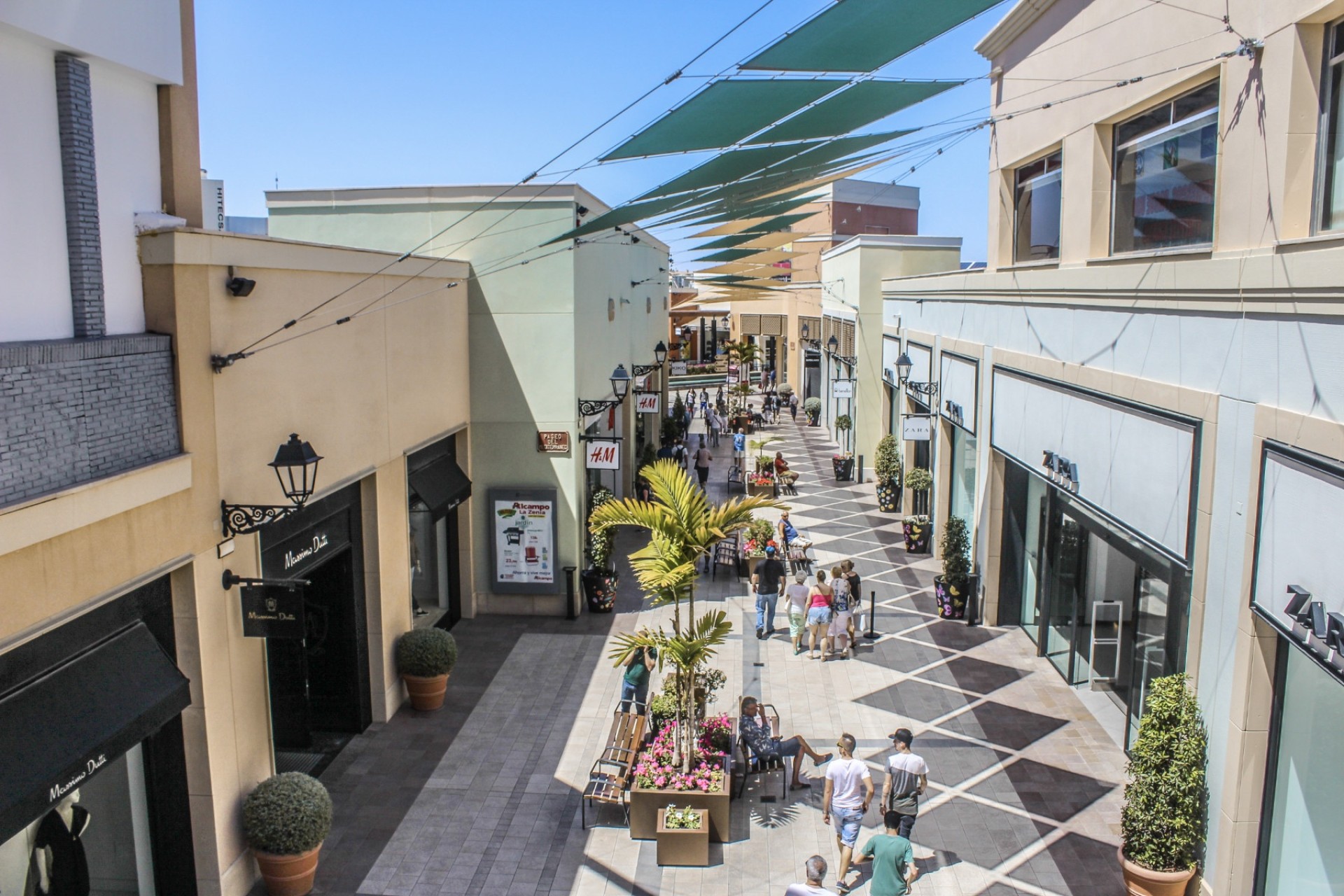 Herverkoop - Rijhuis -
Playa Flamenca