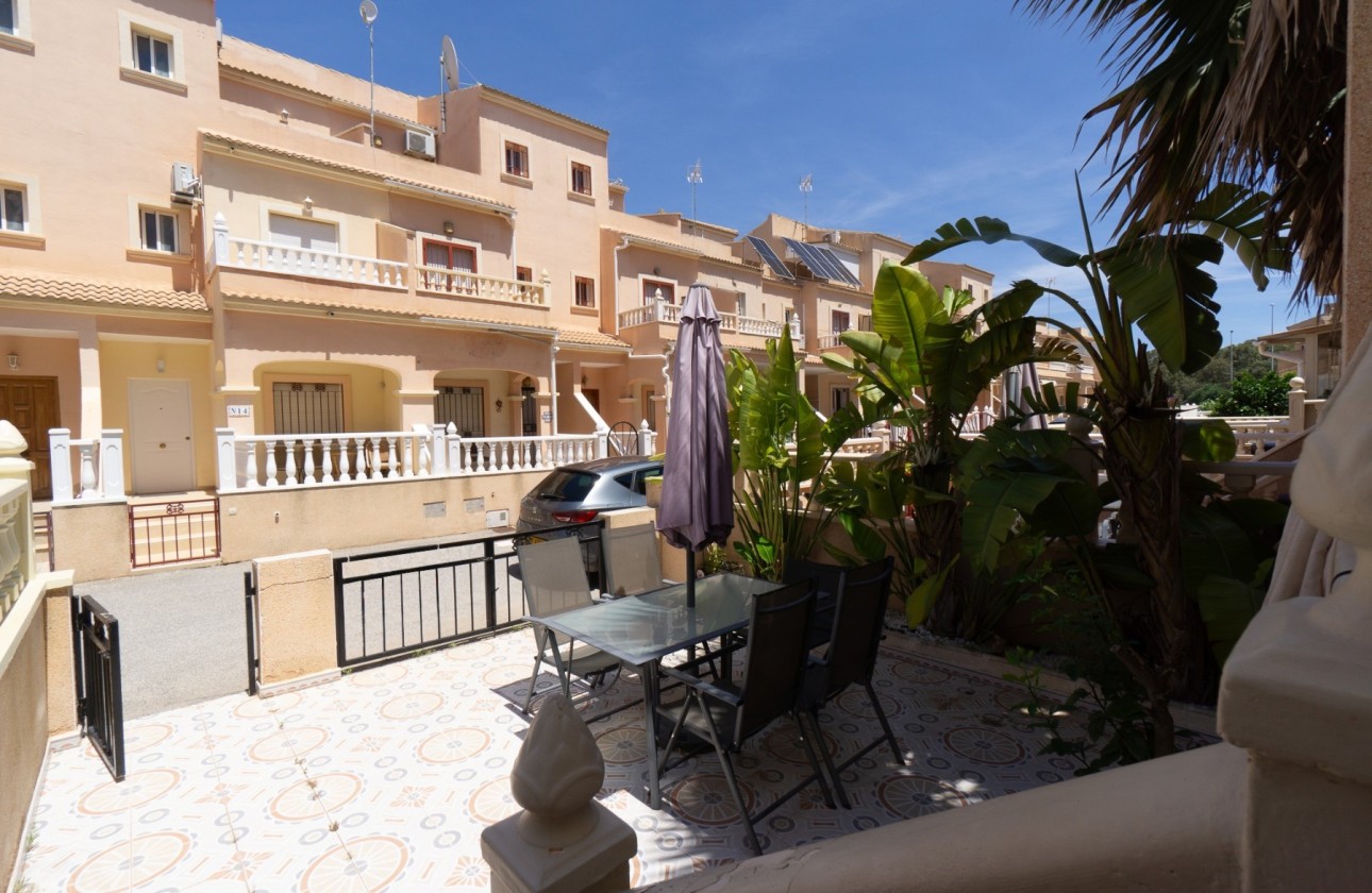 Herverkoop - Rijhuis -
Playa Flamenca