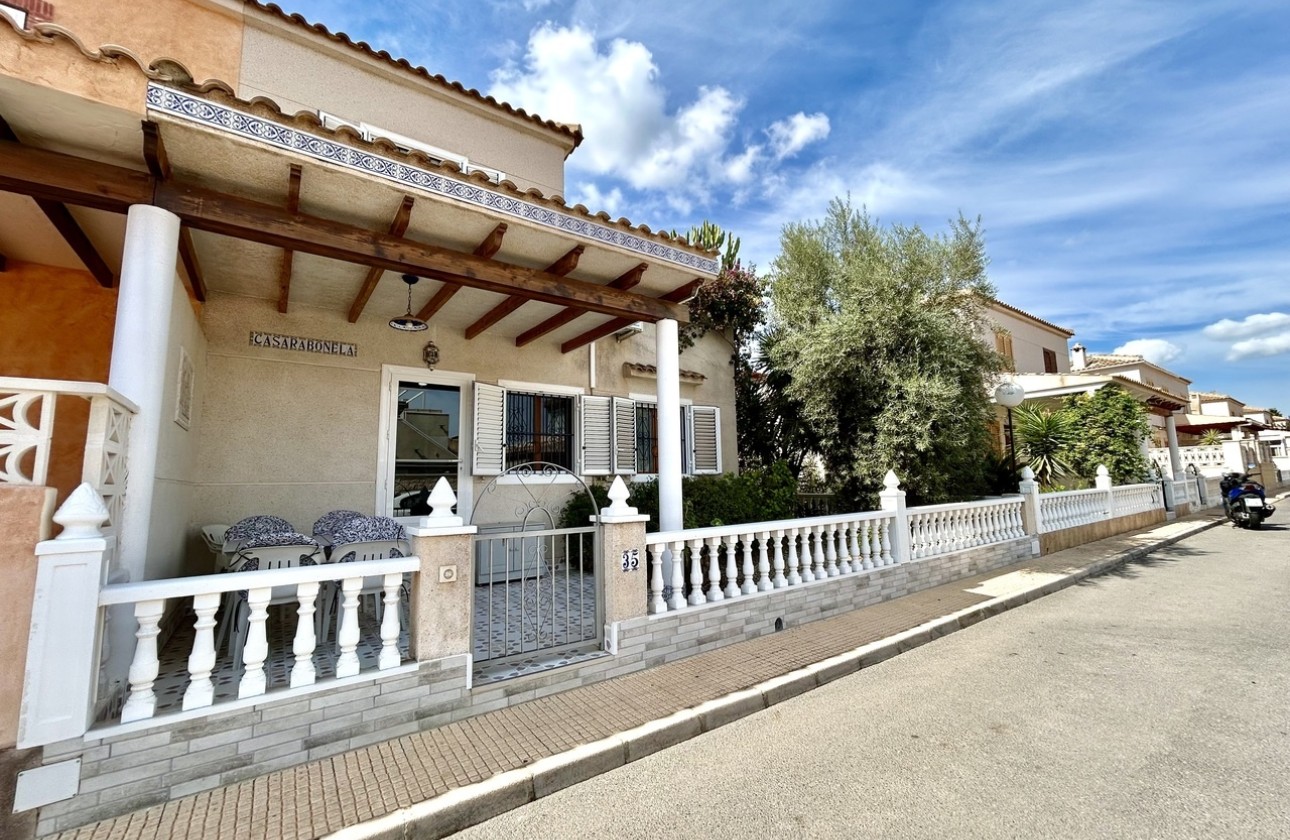 Herverkoop - Rijhuis -
Playa Flamenca