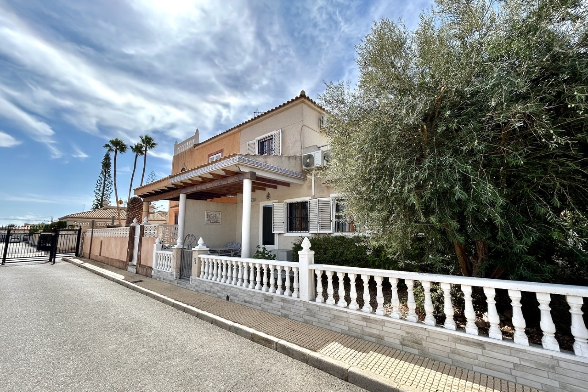 Herverkoop - Rijhuis -
Playa Flamenca