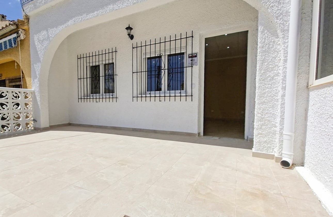 Herverkoop - Rijhuis -
San Fulgencio - Urb. La Marina
