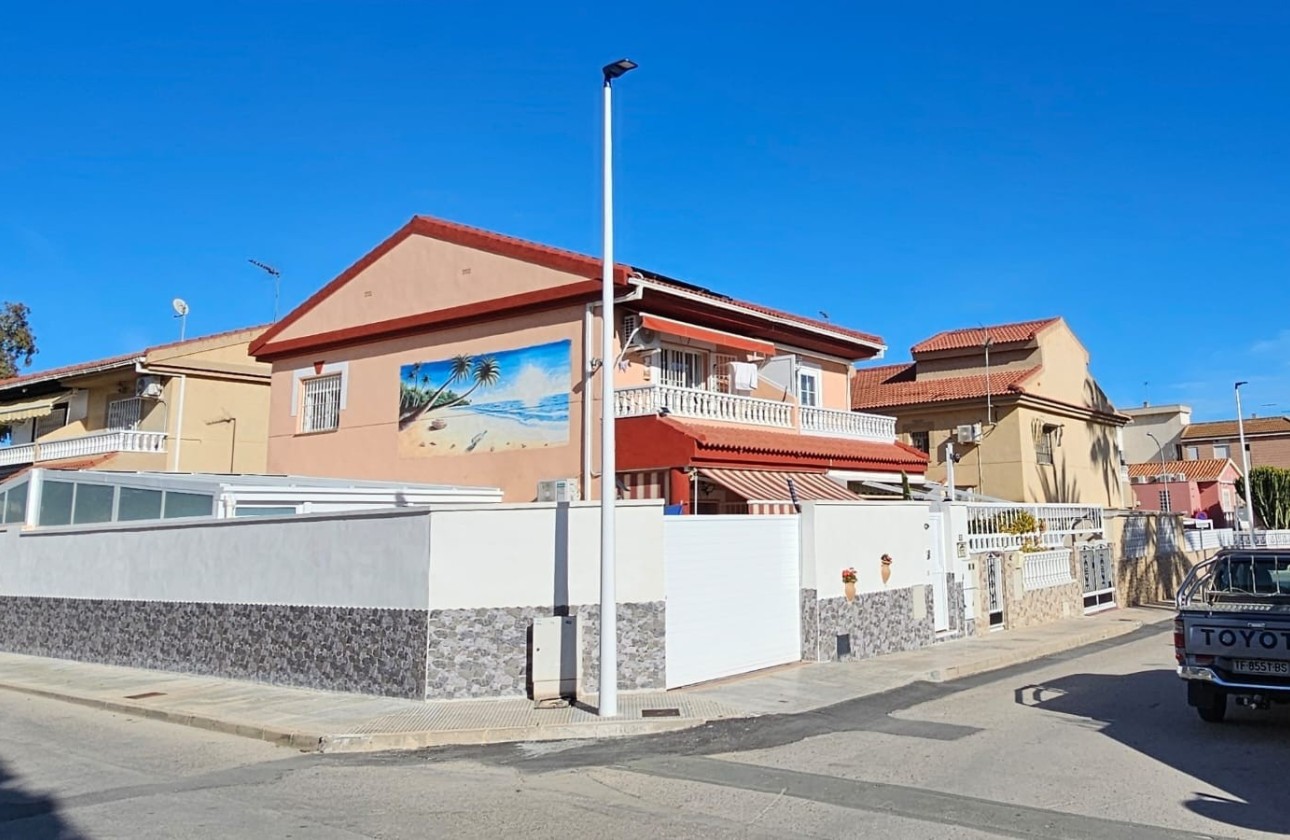 Herverkoop - Rijhuis -
San Javier - Santiago de la Ribera
