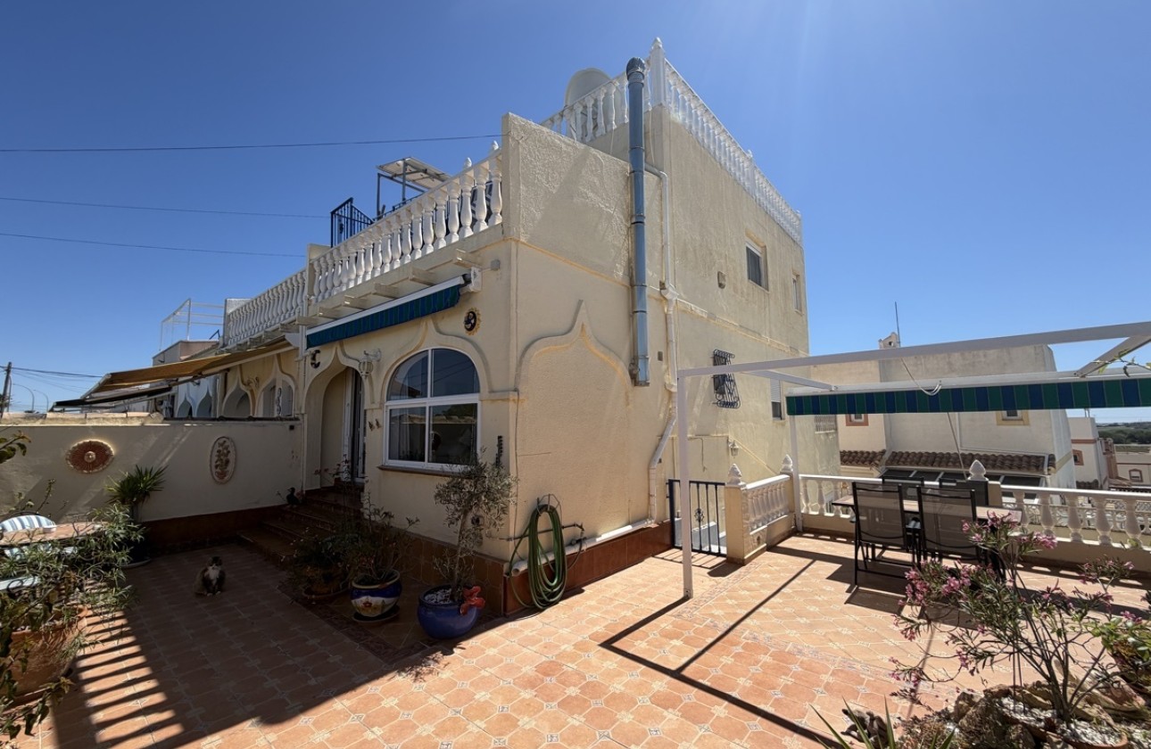 Herverkoop - Rijhuis -
San Miguel de Salinas