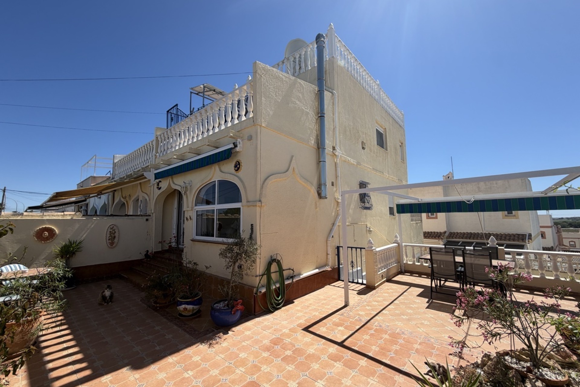 Herverkoop - Rijhuis -
San Miguel de Salinas