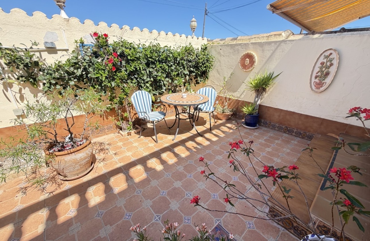 Herverkoop - Rijhuis -
San Miguel de Salinas