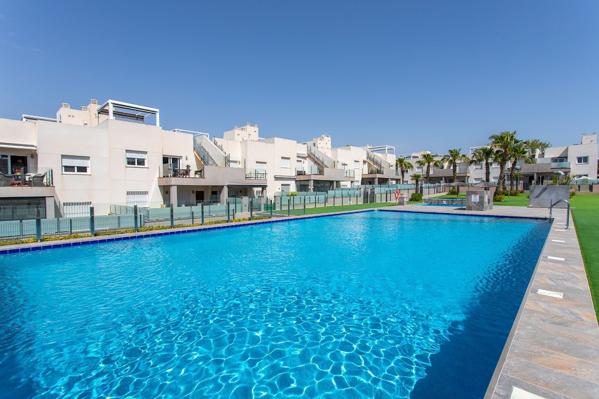 Herverkoop - Rijhuis -
Torrevieja - Aguas Nuevas