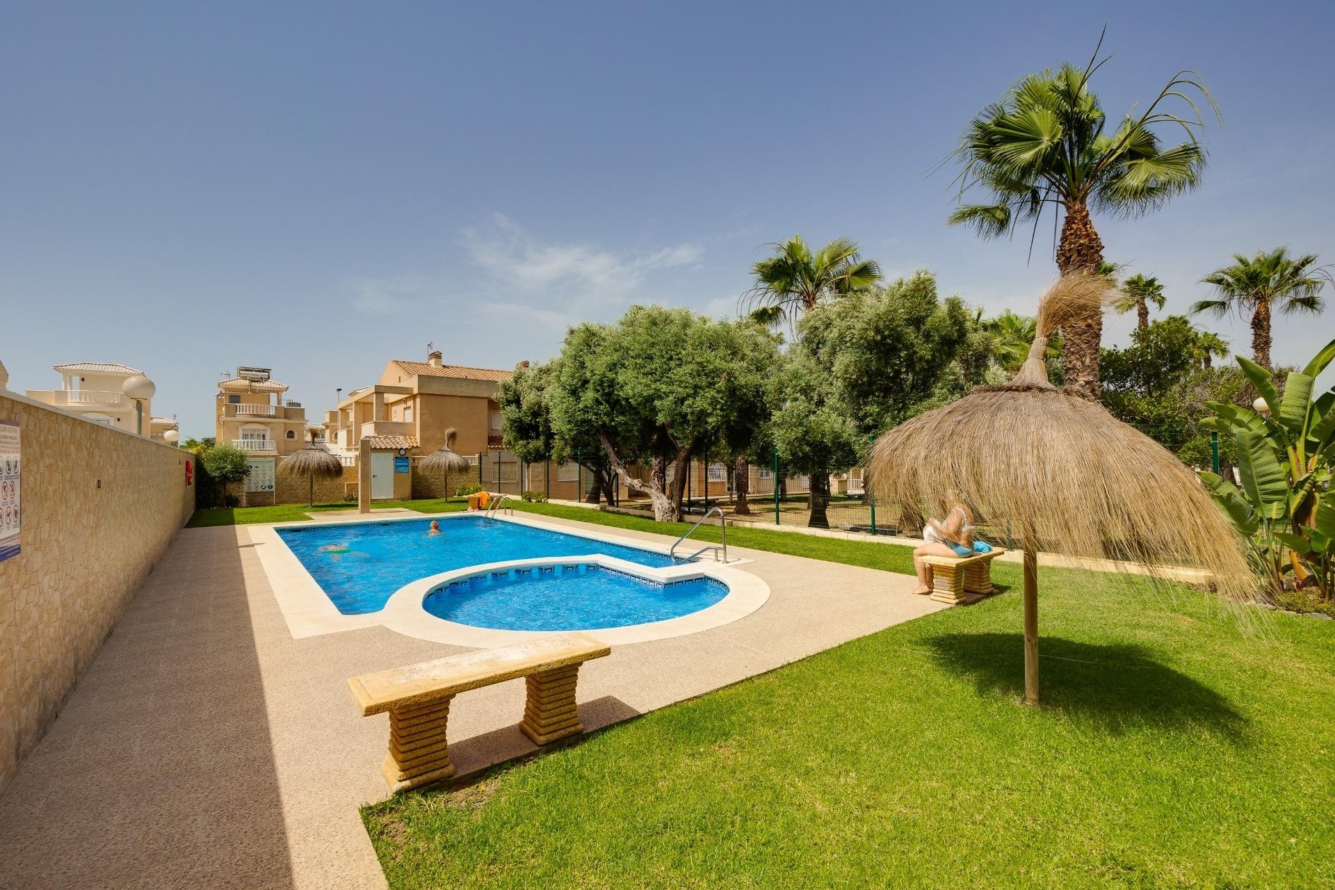 Herverkoop - Rijhuis -
Torrevieja - Aguas Nuevas