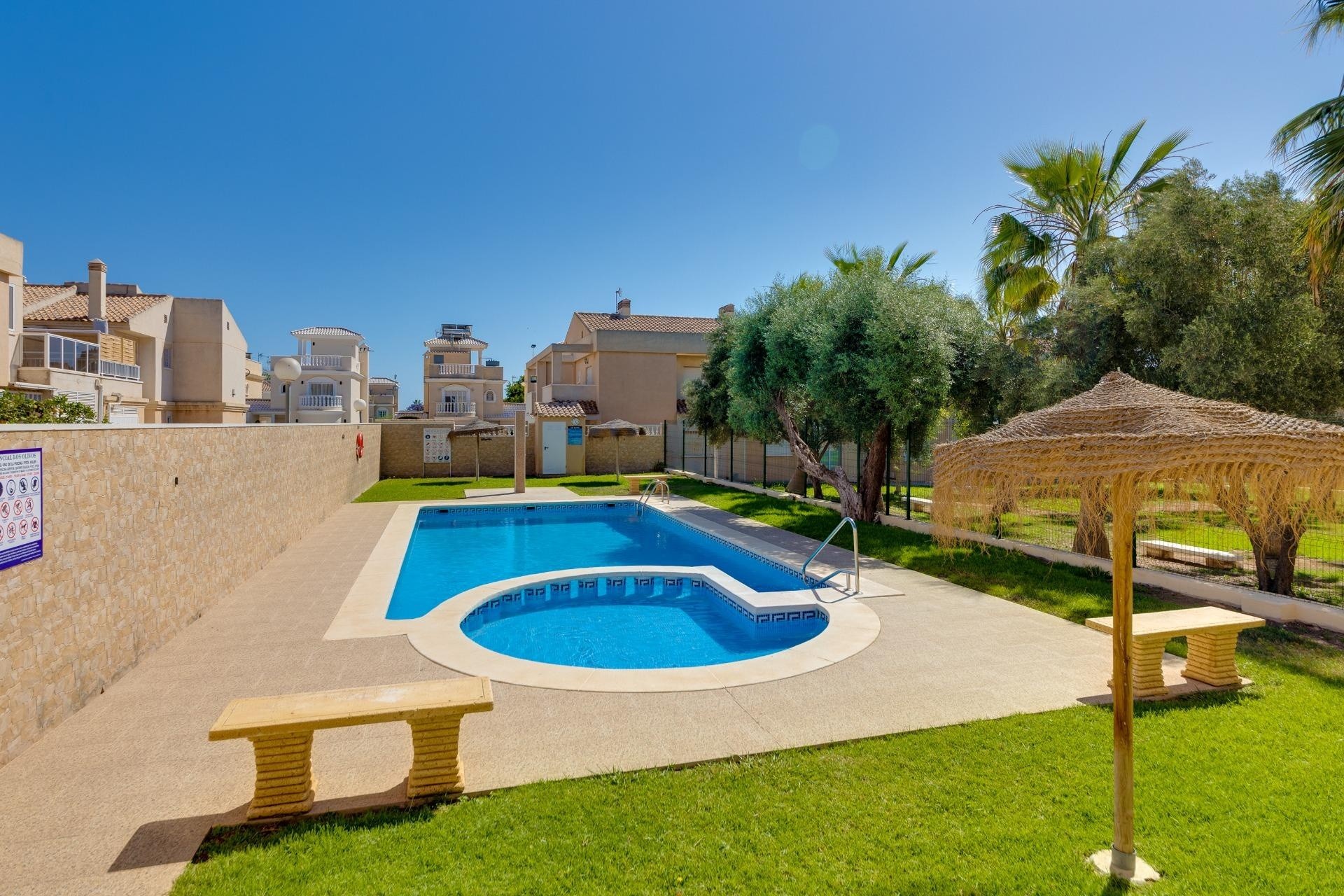 Herverkoop - Rijhuis -
Torrevieja - Aguas Nuevas