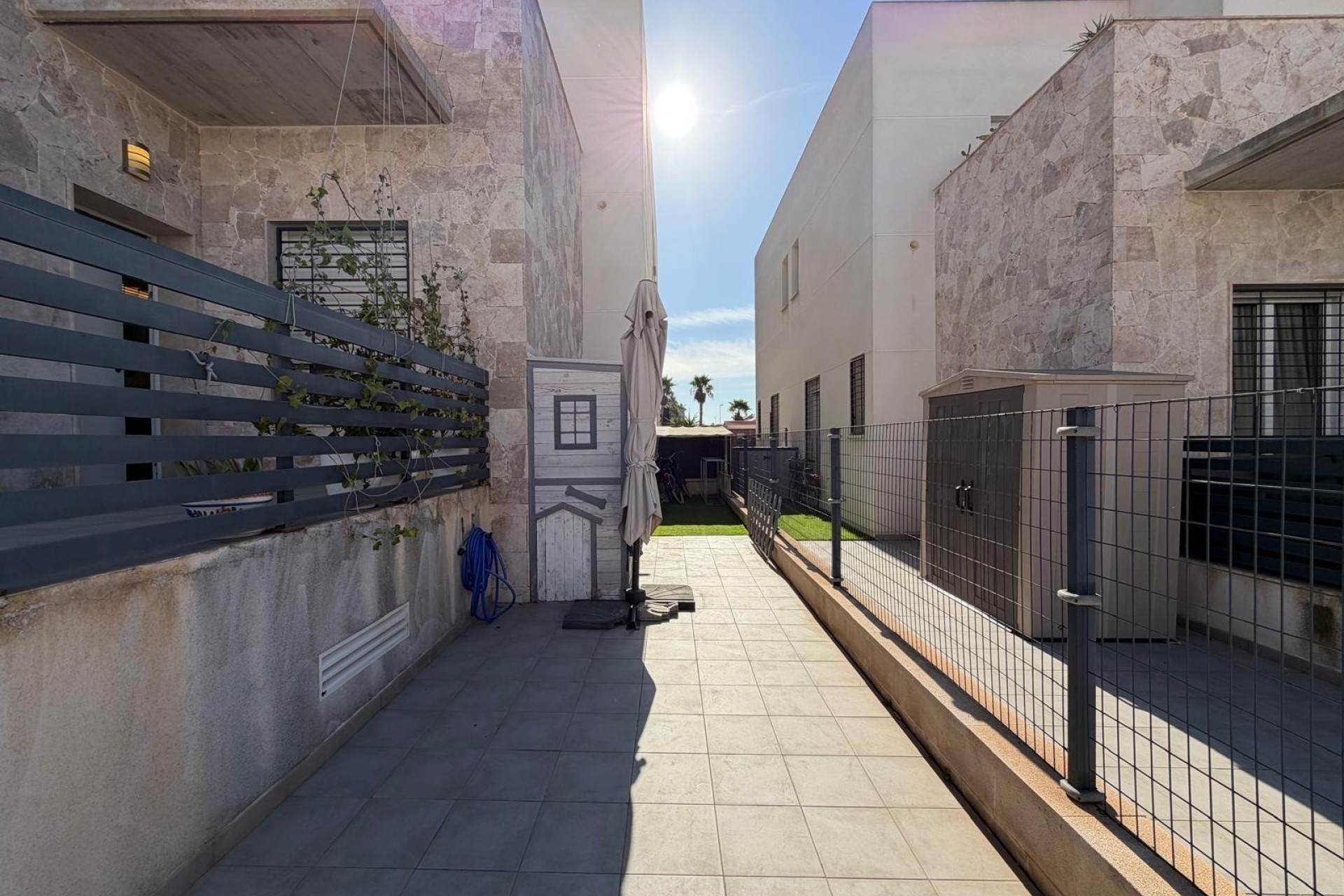 Herverkoop - Rijhuis -
Torrevieja - Aguas Nuevas