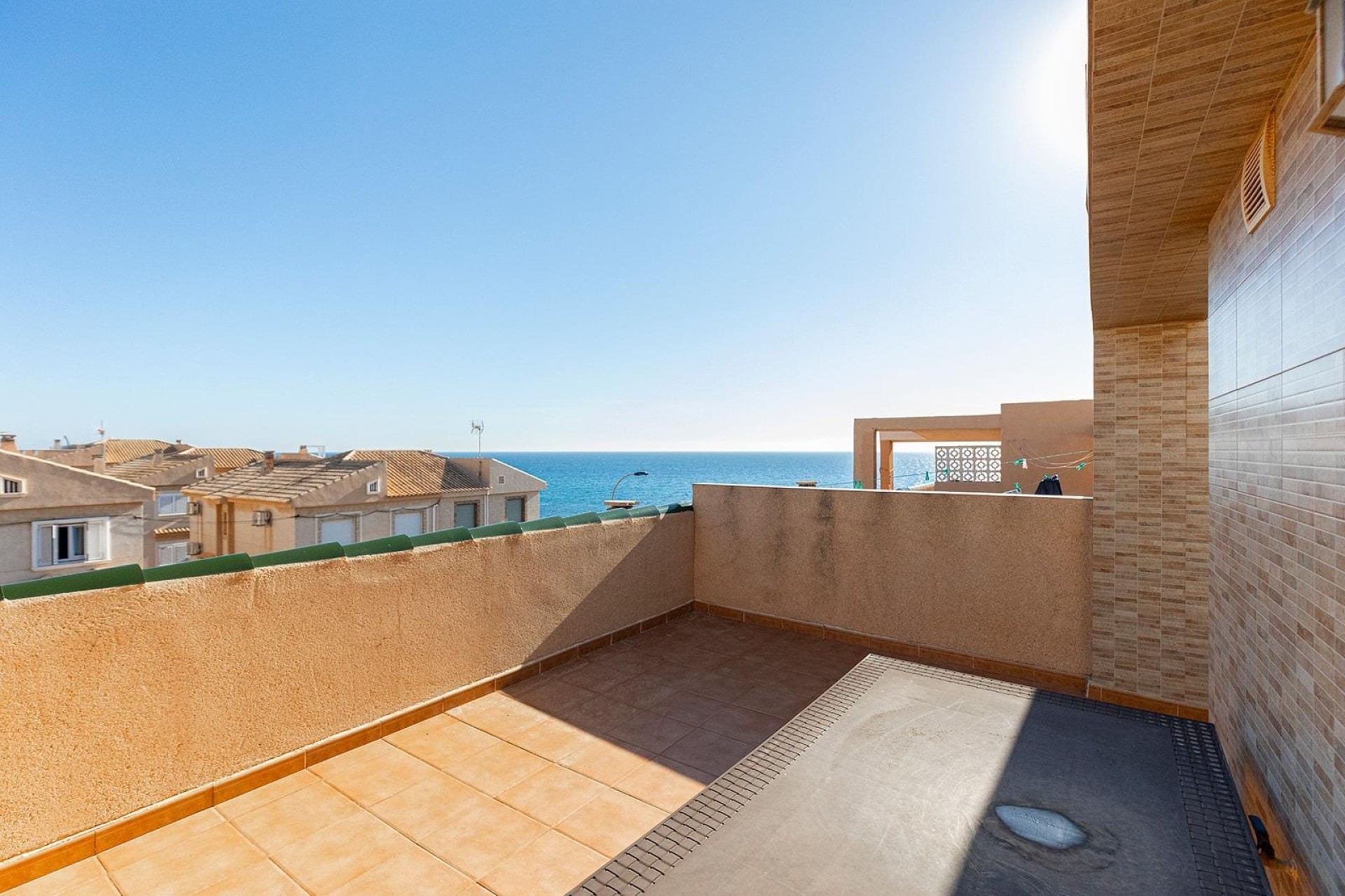 Herverkoop - Rijhuis -
Torrevieja - Cabo cervera