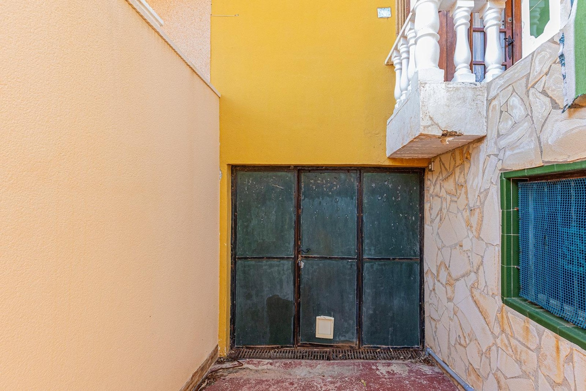 Herverkoop - Rijhuis -
Torrevieja - Cabo cervera