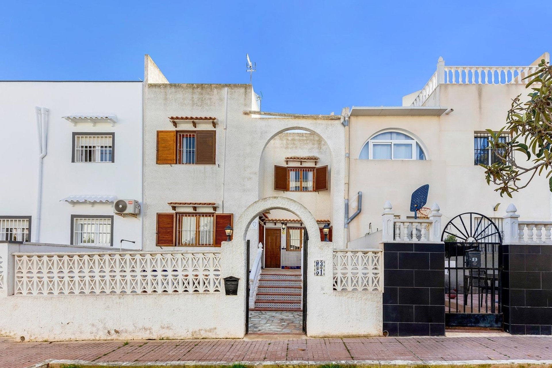 Herverkoop - Rijhuis -
Torrevieja - Calas blanca