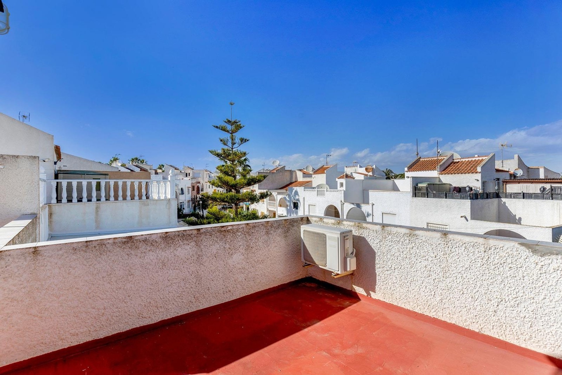 Herverkoop - Rijhuis -
Torrevieja - Calas blanca