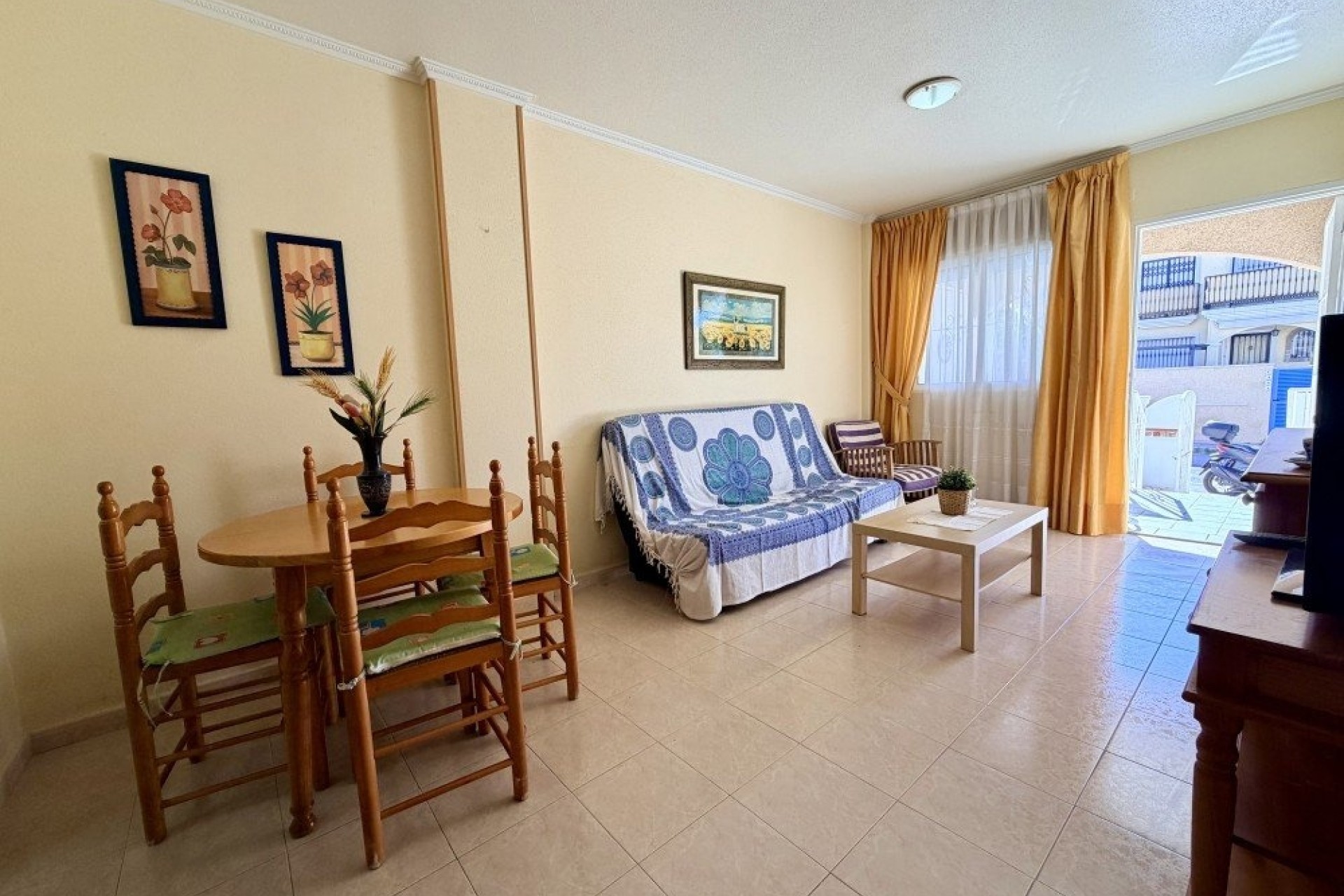 Herverkoop - Rijhuis -
Torrevieja - Costa Blanca