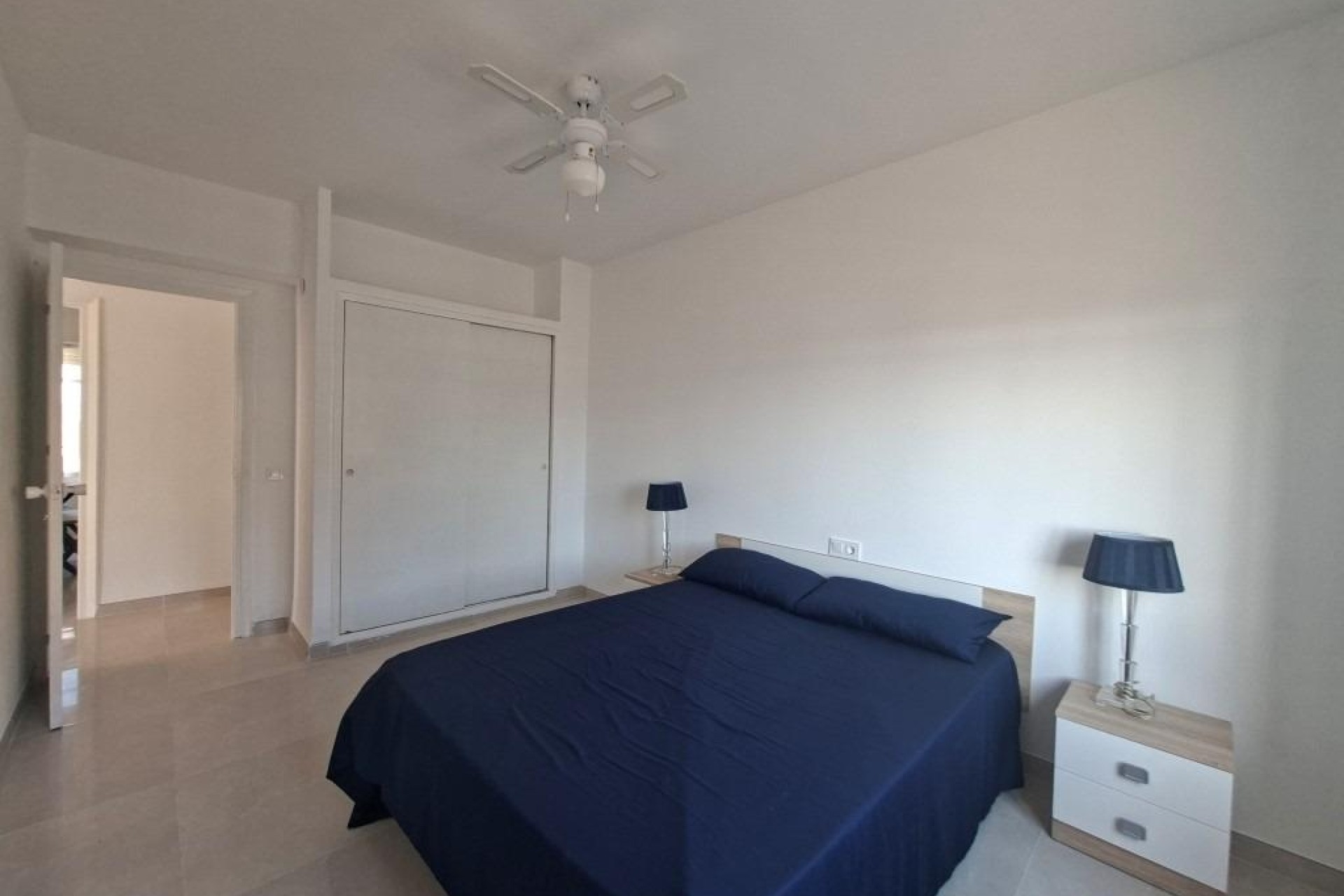Herverkoop - Rijhuis -
Torrevieja - La Mata