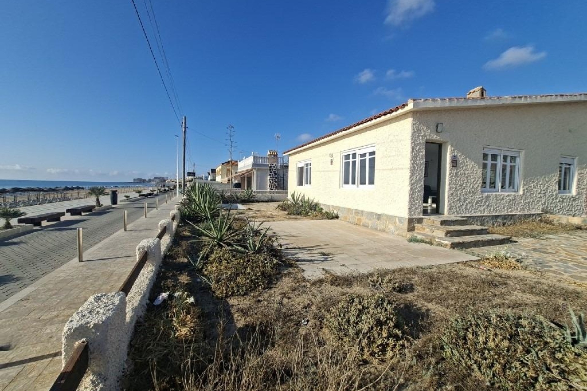 Herverkoop - Rijhuis -
Torrevieja - La Mata