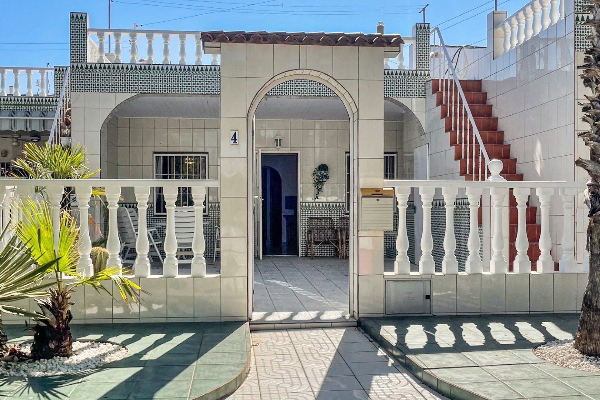 Herverkoop - Rijhuis -
Torrevieja - La Siesta - El Salado -  Torreta