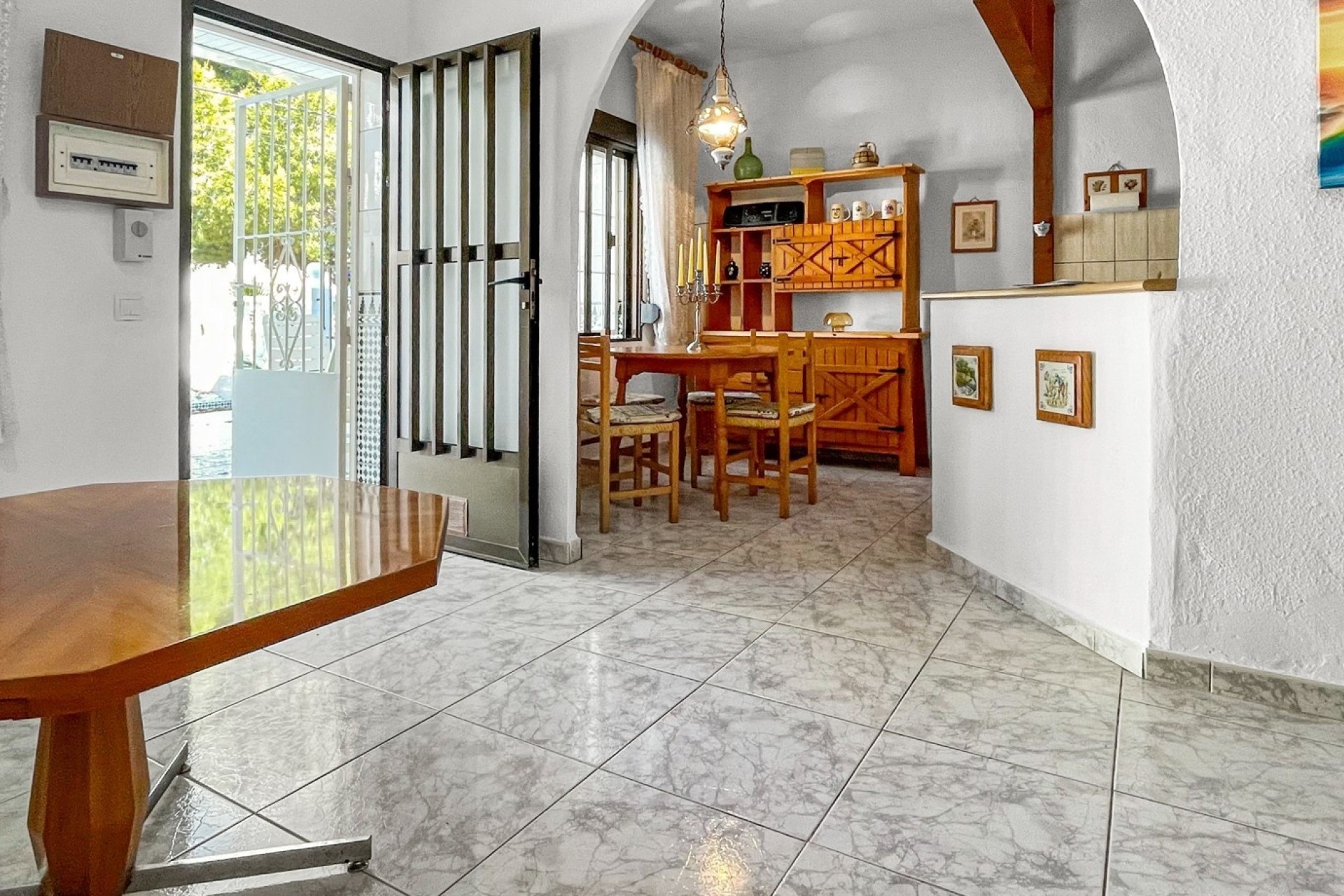 Herverkoop - Rijhuis -
Torrevieja - La Siesta - El Salado -  Torreta