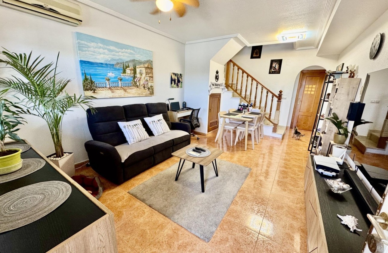 Herverkoop - Rijhuis -
Torrevieja - La Siesta - El Salado - Torreta