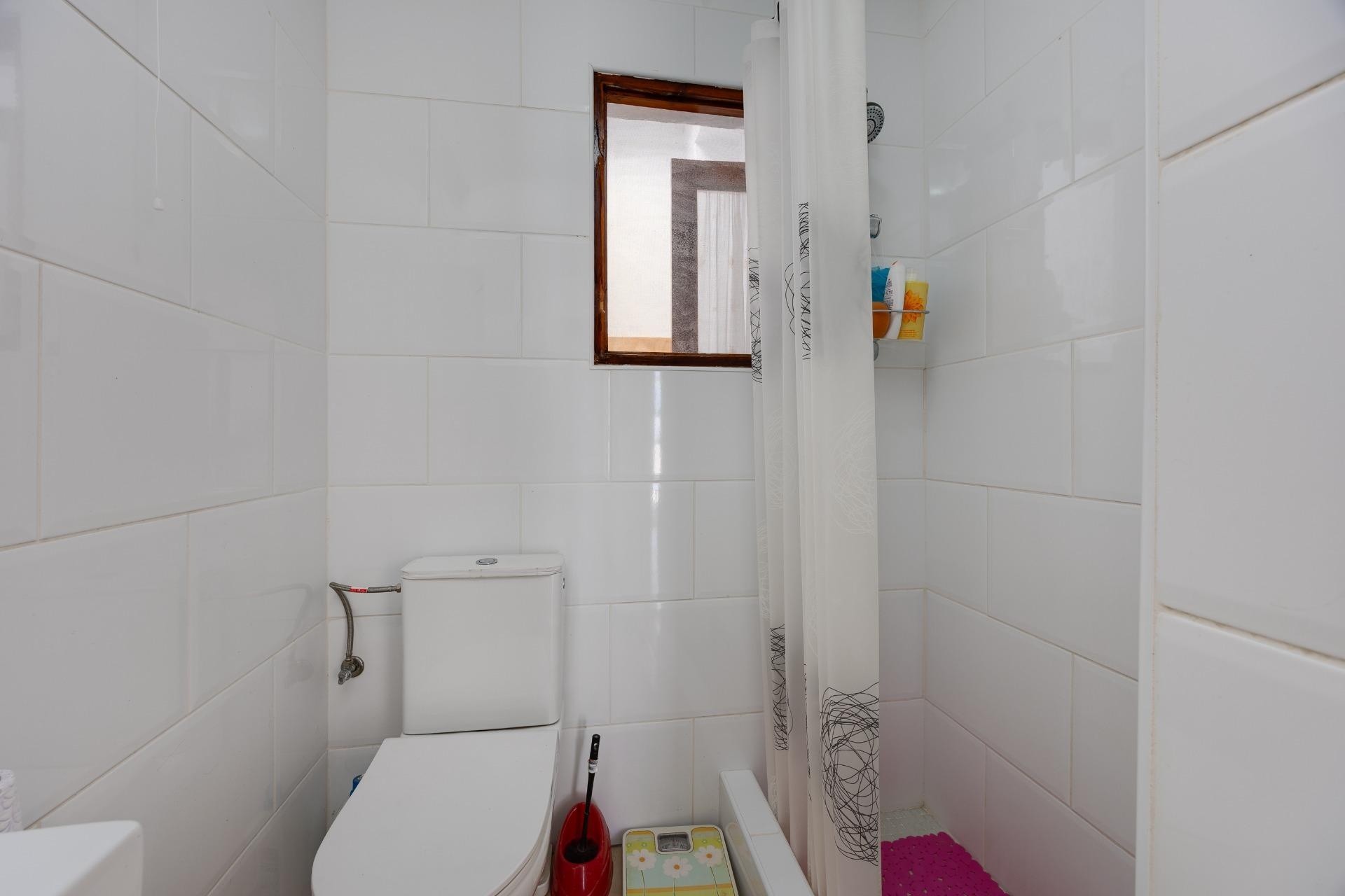 Herverkoop - Rijhuis -
Torrevieja - La Siesta