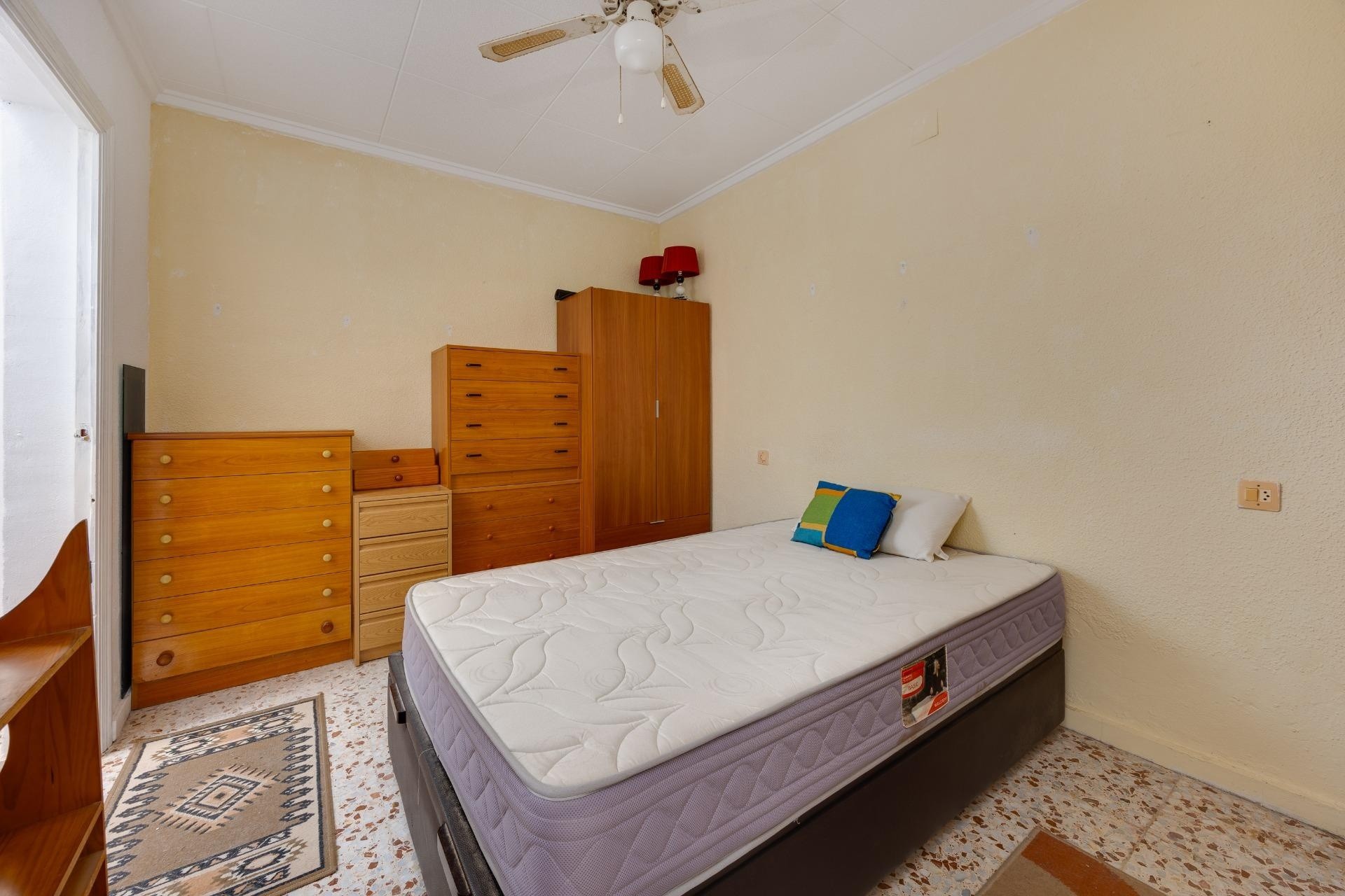 Herverkoop - Rijhuis -
Torrevieja - La Siesta